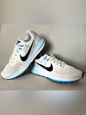 Nike Air Zoom Structure 21 Women's running shoe in the "Vast Grey" size 7